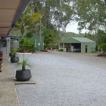 Greenacres Motel / Van Park Benaraby Ngoại thất bức ảnh